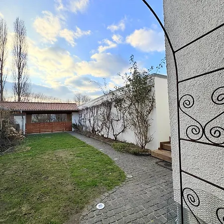 Stylische Messewohnung Mit Garten & Parkplatz Apartment *
