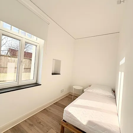 Stylische Messewohnung Mit Garten & Parkplatz アパート