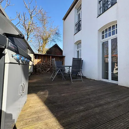 アパート Stylische Messewohnung Mit Garten & Parkplatz ハノーファー