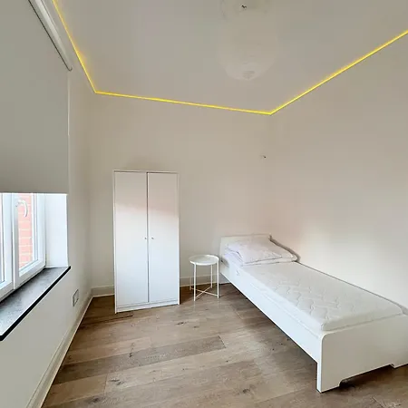 アパート Stylische Messewohnung Mit Garten & Parkplatz